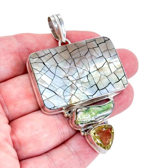 Vintage Sterling Silver 925 8cm Fractured Design Abalone Pearl Peridot Pendant - Picture 1 of 8